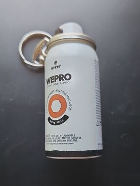 Montana MTN WEPRO Spray Paint Key Chain Limited Edition Graffiti Irak Kaws Rvca